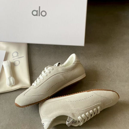 ALO 25S SUNSET SNEAKER IN CREAM WHITE SUEDE