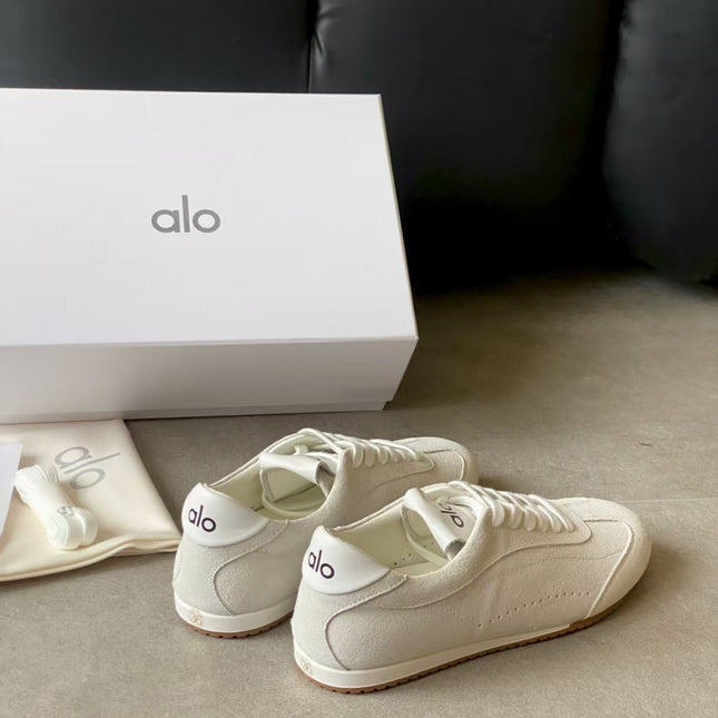 ALO 25S SUNSET SNEAKER IN CREAM WHITE SUEDE