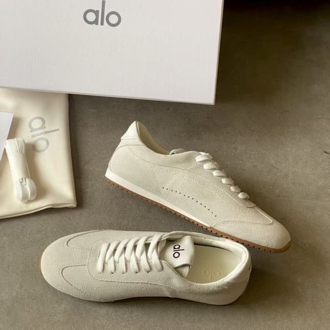 ALO 25S SUNSET SNEAKER IN CREAM WHITE SUEDE
