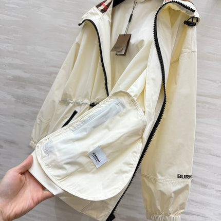 BURBERRY 26S HOODED WINDBREAKER JACKET 521