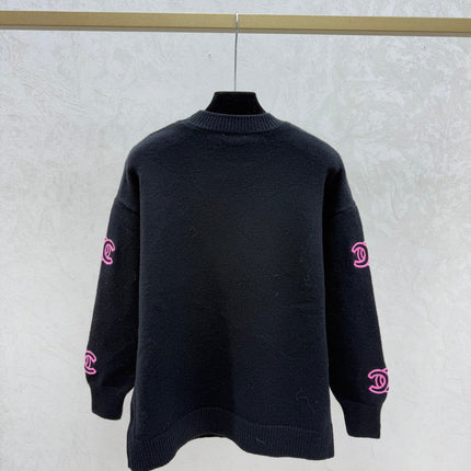 CHANEL 25S LONG-SLEEVE ROUND-NECK SWEATER 527