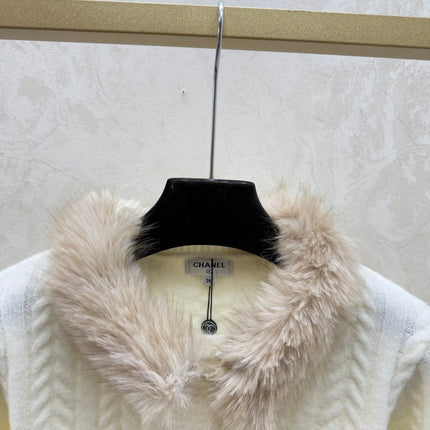CHANEL 25S FUR-COLLAR CARDIGAN 516