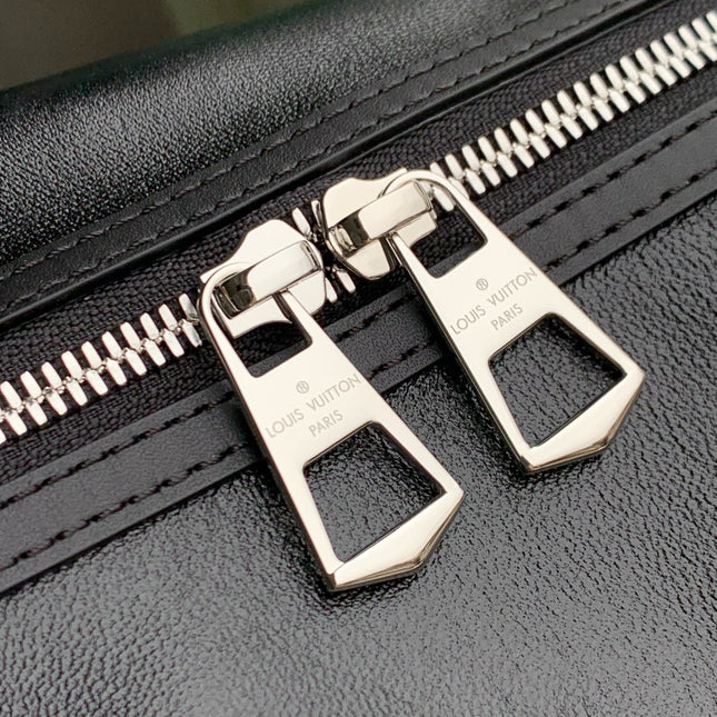 SPEEDY CARGO VIBE 28 IN BLACK LAMBSKIN MONOGRAM LOGO TAG