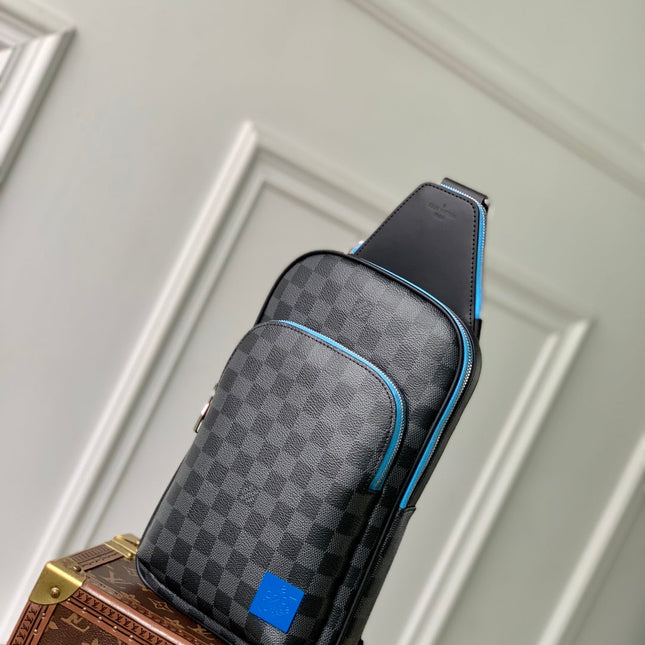 AVENUE SLINGBAG 31 IN BLACK AND GREY DAMIER GRAPHITA CANVAS CALFSKIN
