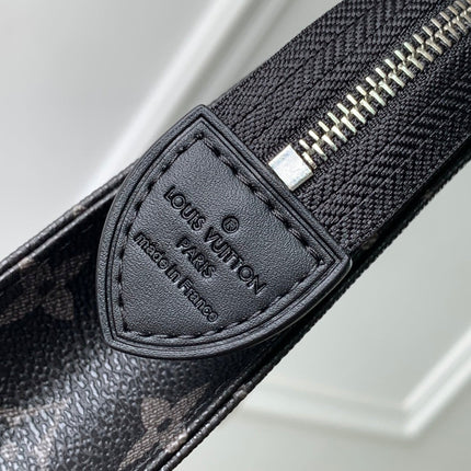 RIO TOILET POUCH 25 IN BLACK CANVAS MONOGRAM SILVER LOCK