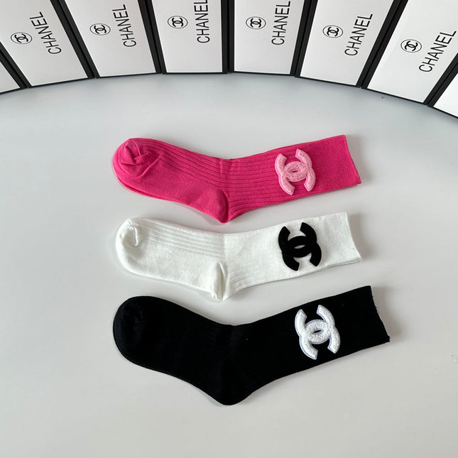 CHANEL 26S CREW SOCKS 373803 (1 BOX)