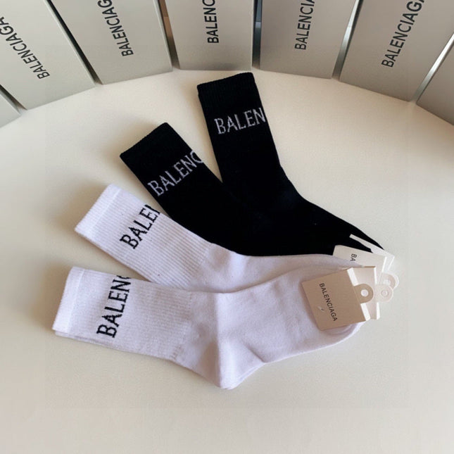 BALENCIAGA 26S CREW SOCKS 400151 (1 BOX)