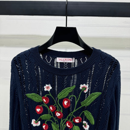VALENTINO CREW NECK LONG-SLEEVE EMBROIDERED KNIT TOP 274958