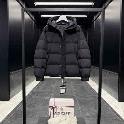 MONCLER 26S DOWN JACKET 822