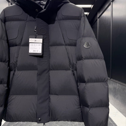 MONCLER 26S DOWN JACKET 822