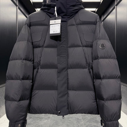 MONCLER 26S DOWN JACKET 822