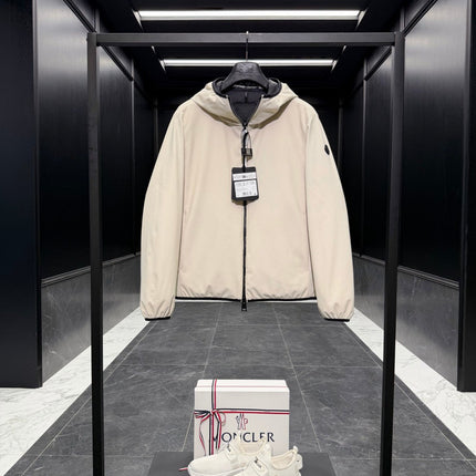 MONCLER 26S ZIP-UP HOODED JACKET 800
