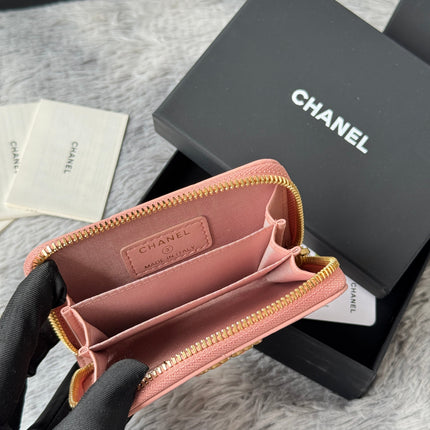 CC ZIPPED CARD HOLDER 11 IN BABY PINK LAMBSKIN GOLD-TONE METALLIC