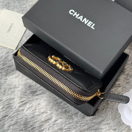 CC ZIPPED CARD HOLDER 11 IN BLACK LAMBSKIN GOLD-TONE METALLIC