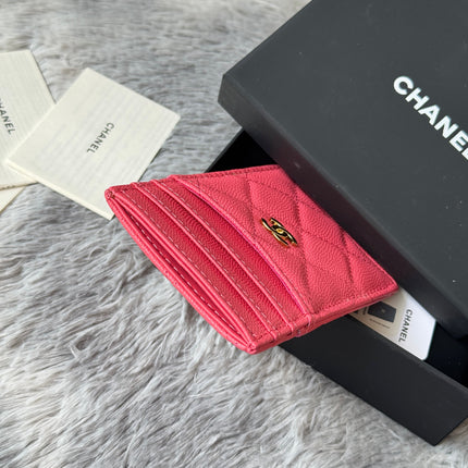 CLASSIC VERTICAL CARD HOLDER 14 IN MANDY PINK GRAINED CALFSKIN GOLD-TONE METALLIC