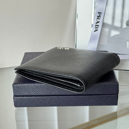 PRADA 26S BIFOLD WALLET 11 IN BLACK CALFSKIN