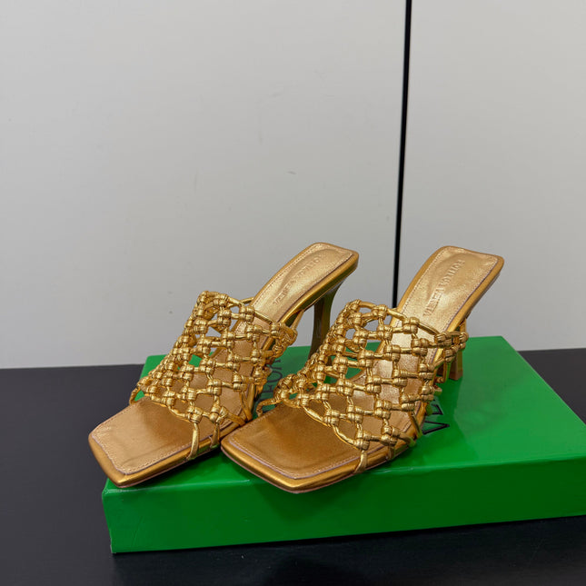 BOTTEGA VENETA 26S WOVEN STRAP HIGH-HEEL SANDALS 85 MM IN GOLD LAMBSKIN