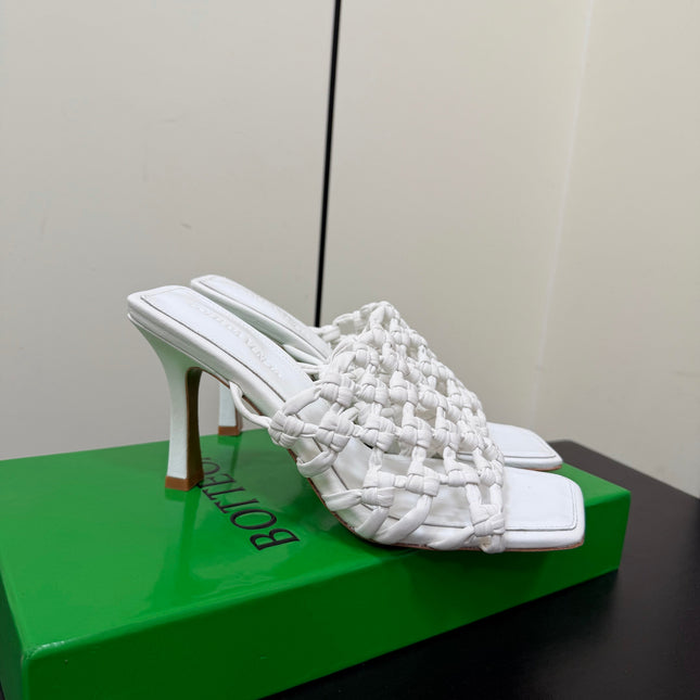 BOTTEGA VENETA 26S WOVEN STRAP HIGH-HEEL SANDALS 85 MM IN WHITE LAMBSKIN