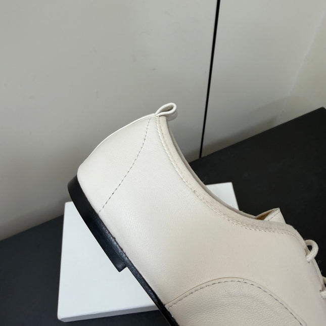 THE ROW 26S LACE UP DERBY FLATS IN WHITE CALFSKIN  WITH SQUARE TOE