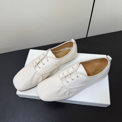 THE ROW 26S LACE UP DERBY FLATS IN WHITE CALFSKIN  WITH SQUARE TOE
