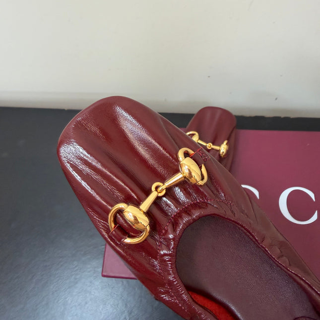 GUCCI 26S BALLET FLATS IN BURGUNDY RED SHINY CALFSKIN GOLD HARDWARE