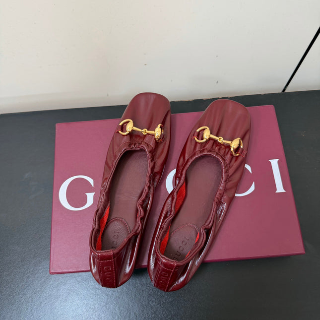 GUCCI 26S BALLET FLATS IN BURGUNDY RED SHINY CALFSKIN GOLD HARDWARE