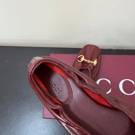 GUCCI 26S BALLET FLATS IN BURGUNDY RED SHINY CALFSKIN GOLD HARDWARE