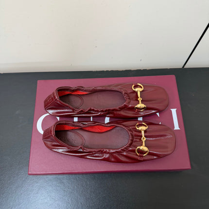 GUCCI 26S BALLET FLATS IN BURGUNDY RED SHINY CALFSKIN GOLD HARDWARE