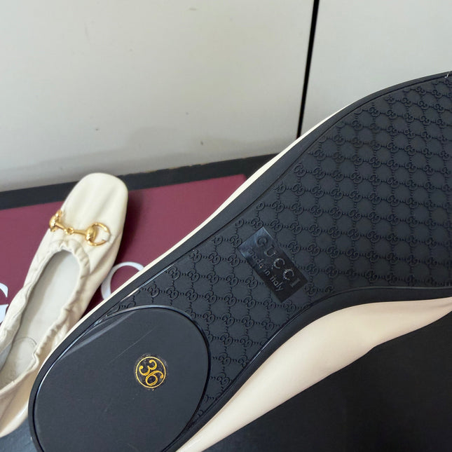 GUCCI 26S BALLET FLATS IN WHITE SHINY CALFSKIN GOLD HARDWARE