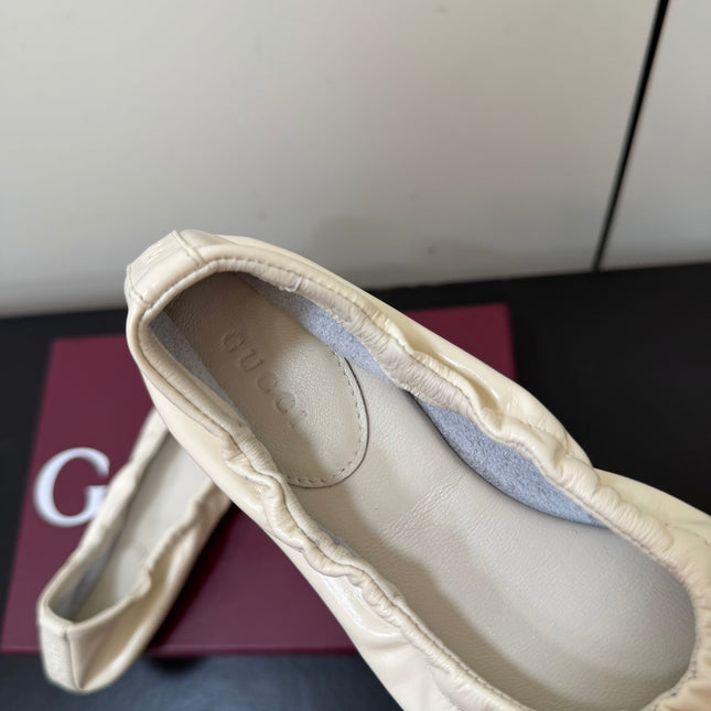 GUCCI 26S BALLET FLATS IN WHITE SHINY CALFSKIN GOLD HARDWARE