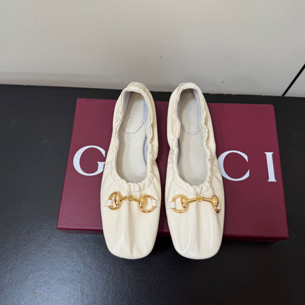 GUCCI 26S BALLET FLATS IN WHITE SHINY CALFSKIN GOLD HARDWARE