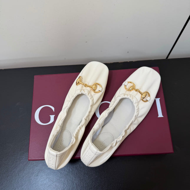 GUCCI 26S BALLET FLATS IN WHITE SHINY CALFSKIN GOLD HARDWARE