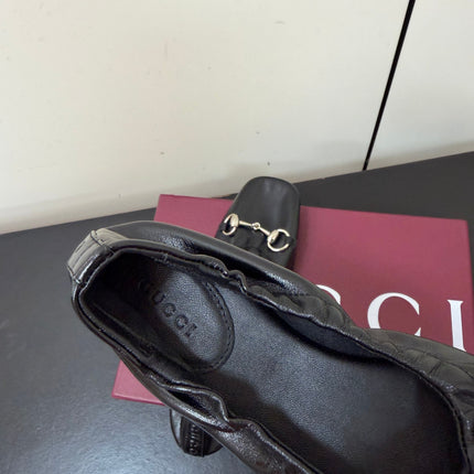 GUCCI 26S BALLET FLATS IN BLACK SHINY CALFSKIN GOLD HARDWARE