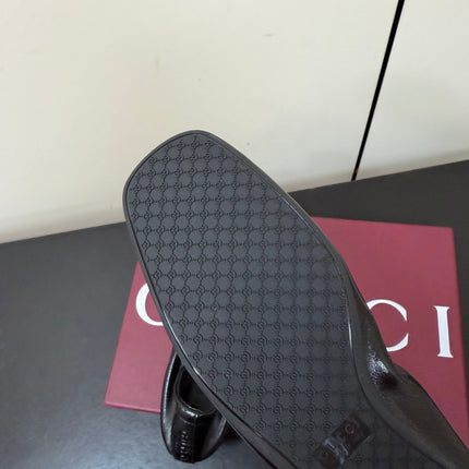 GUCCI 26S BALLET FLATS IN BLACK SHINY CALFSKIN GOLD HARDWARE