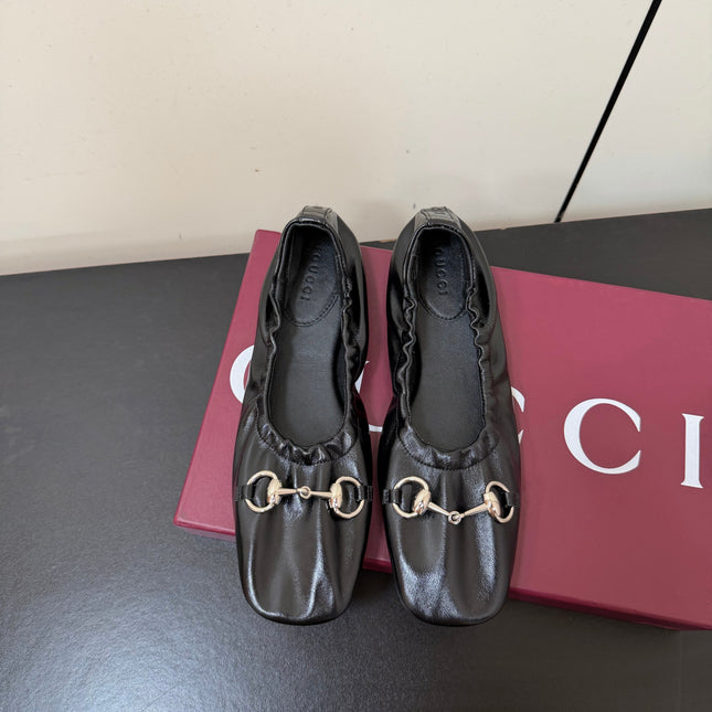 GUCCI 26S BALLET FLATS IN BLACK SHINY CALFSKIN GOLD HARDWARE