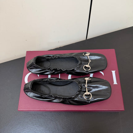 GUCCI 26S BALLET FLATS IN BLACK SHINY CALFSKIN GOLD HARDWARE