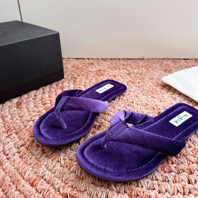 ALAIA 26S THONG SANDALS IN DARK PURPLE VELVET