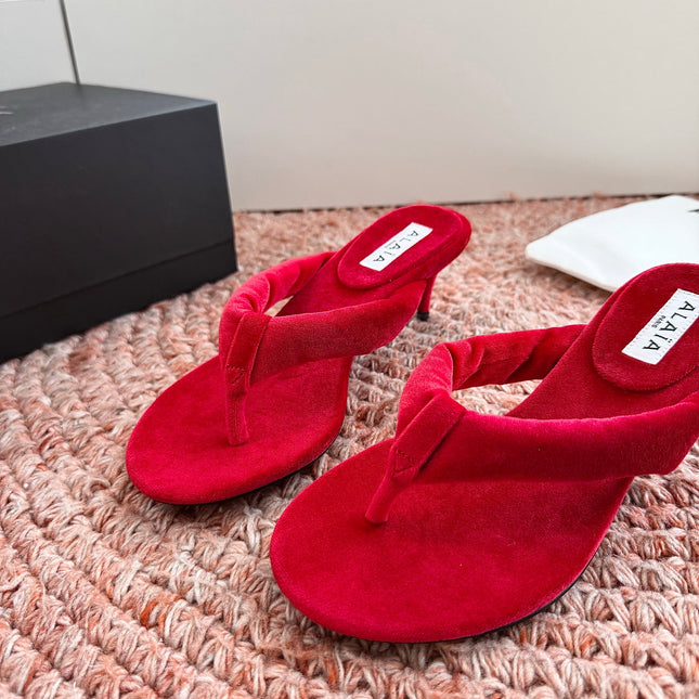 ALAIA 26S HEELED THONG SANDALS IN RED VELVET