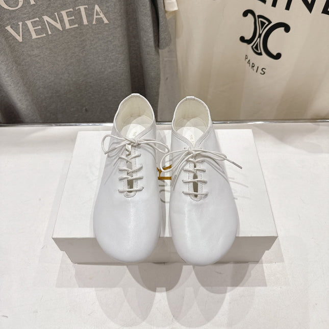 THE ROW 26S MINIMAL LACE-UP SHOES IN WHITE CALFSKIN