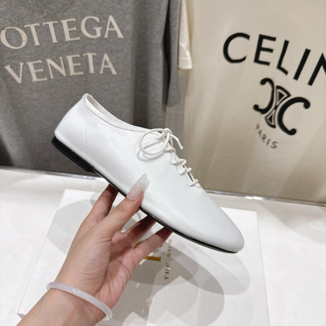 THE ROW 26S MINIMAL LACE-UP SHOES IN WHITE CALFSKIN