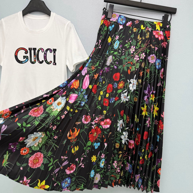 GUCCI 26S T-SHIRT AND PLEATED SKIRT SET 383