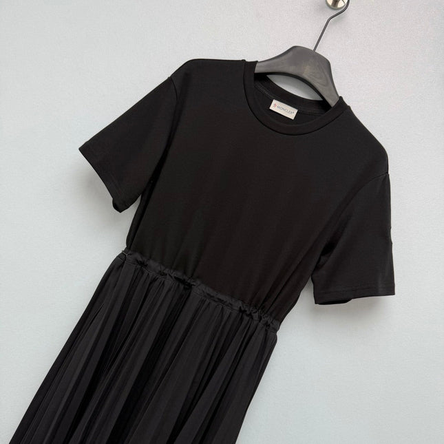MONCLER 26S SHORT-SLEEVE PLEATED DRESS 681