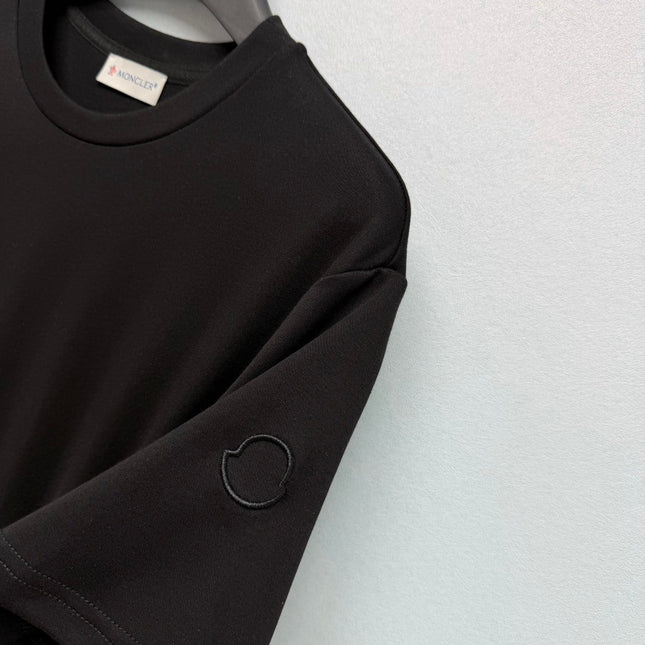 MONCLER 26S SHORT-SLEEVE PLEATED DRESS 681