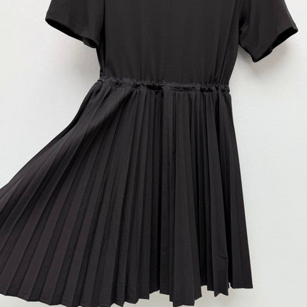 MONCLER 26S SHORT-SLEEVE PLEATED DRESS 681