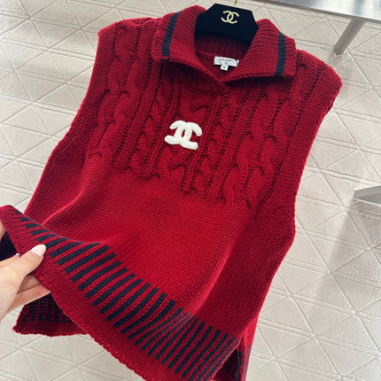 CHANEL 26S SLEEVELESS COLLARED KNITTED BLAZER 697