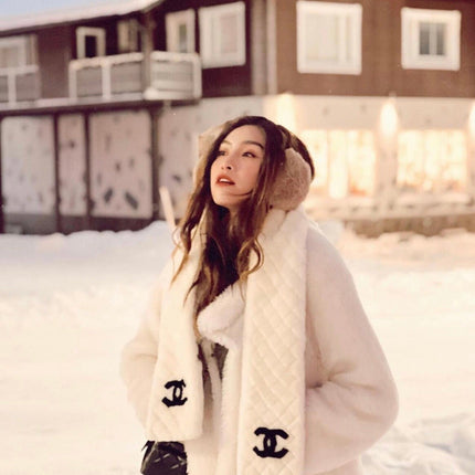 CHANEL 25S SCARF 120 IN FAUX FUR 876357