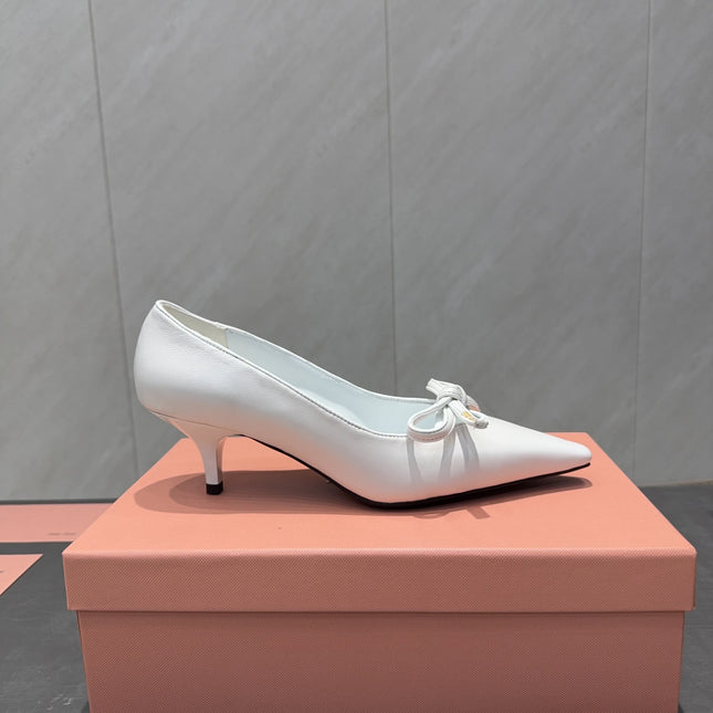 MIUMIU 26S POINTED TOE PUMPS 55MM IN WHITE CALFSKIN WITH BOW