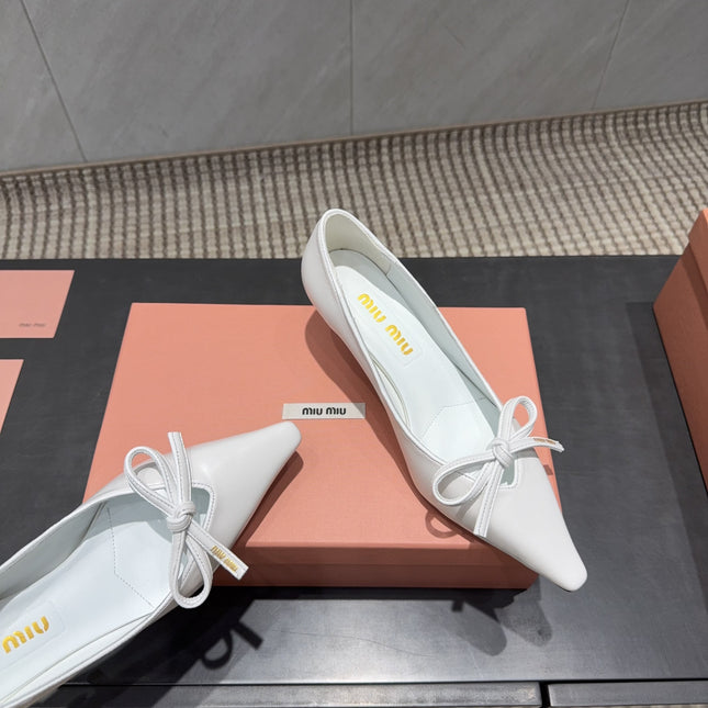 MIUMIU 26S POINTED TOE PUMPS 55MM IN WHITE CALFSKIN WITH BOW