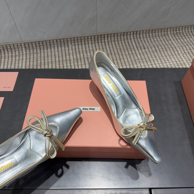 MIUMIU 26S POINTED TOE PUMPS 55MM IN SILVER CALFSKIN WITH BOW