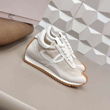 LOEWE 26S FLOW RUNNER SNEAKER IN WHITE SUEDE AND CLEAR PLASTIC AND CALFSKIN